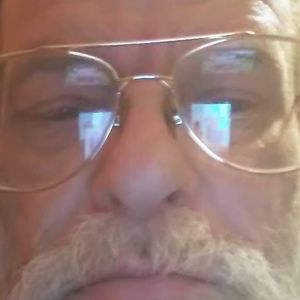 Meet your Posher, Louis